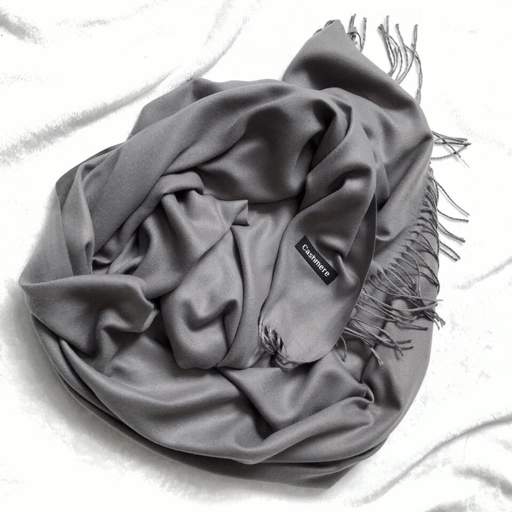 "Cleopatra" (Grey) - Picture 5 of 8
